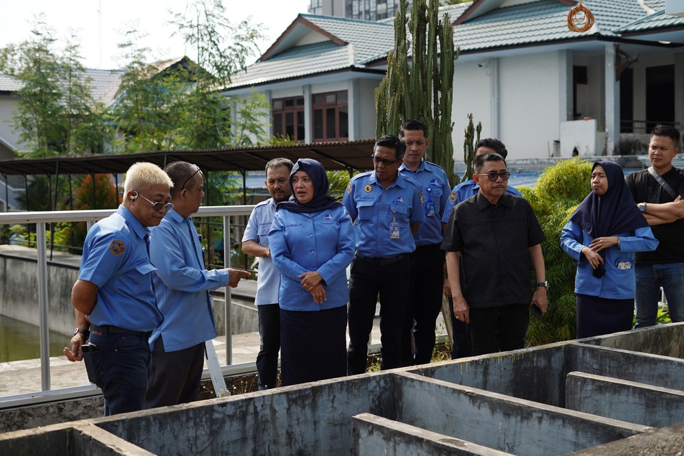 Bupati Majene Sharing Program Penurunan Tunggakan Rekening Air Di PDAM Makassar