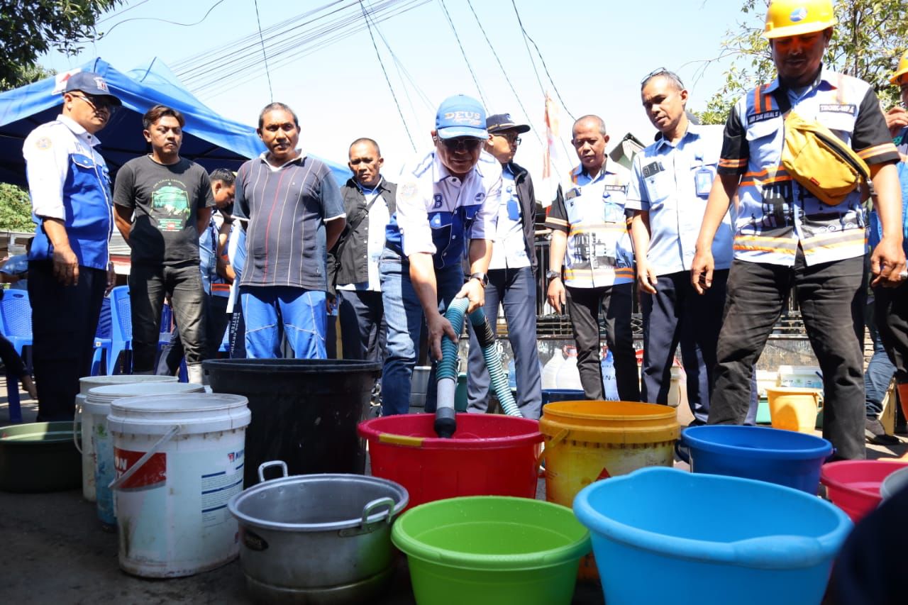 Kemarau Belum Berlalu, Beni Iskandar dan Jajaran Pantau Langsung Pembagian Air ke Pelanggan