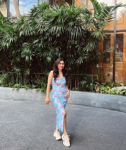 Gaya Seksi Nisya Ahmad Sukses Jadi Sorotan Netizen