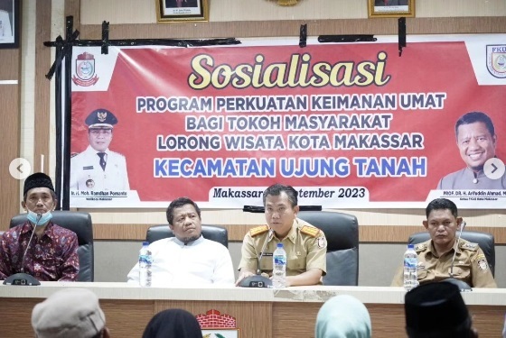 Camat Ujung Tanah Dampingi Kepala Kesbangpol Buka Sosialisasi Program Perkuatan Umat Masyarakat Lorong Wisata