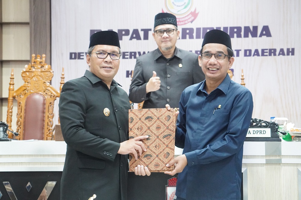 Wali Kota Makassar Hadiri Rapat Paripurna Pengambilan Keputusan Ranperda APBD-P 2023