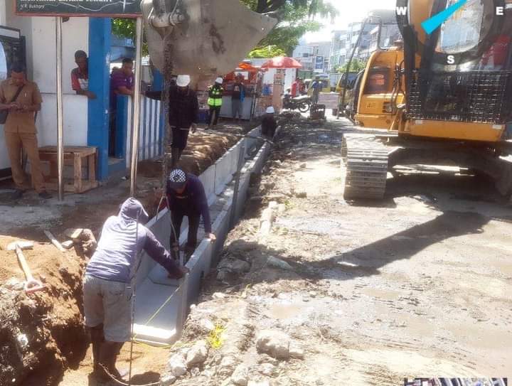 Respons Laporan Masyarakat, Pemkot Parepare Kini Perbaiki Drainase dan Pengaspalan Pasar Lakessi