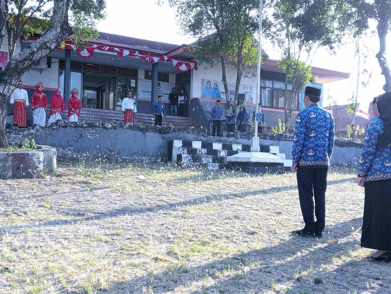 Upacara HUT Kemerdekaan, Camat Soreang Bacakan Sambutan Seragam Gubernur Sulsel