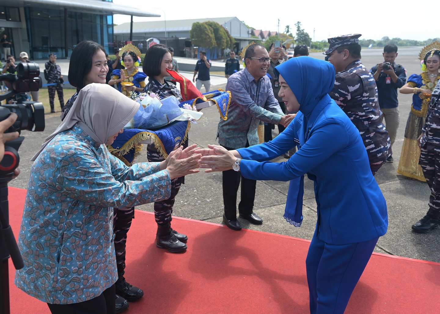 Danny-Indira Sambut Kedatangan KSAL Laksamana TNI Muhammad Ali