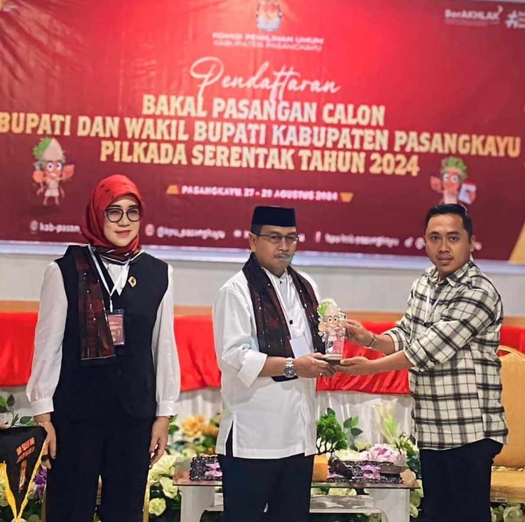 Diantar 10 Parpol Pengusung dan Ribuan Simpatisan, Yaumil-Herny Resmi Mendaftar di KPU Pasangkayu