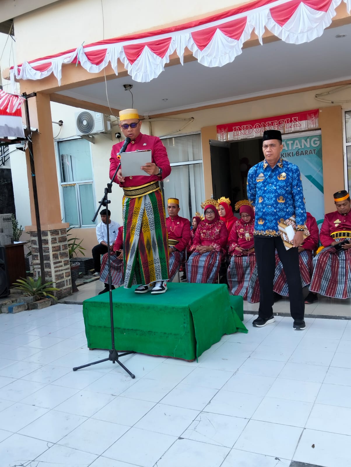 Khidmat Upacara HUT Kemerdekaan, Camat Bacukiki Barat Bacakan Sambutan Seragam Gubernur Sulsel