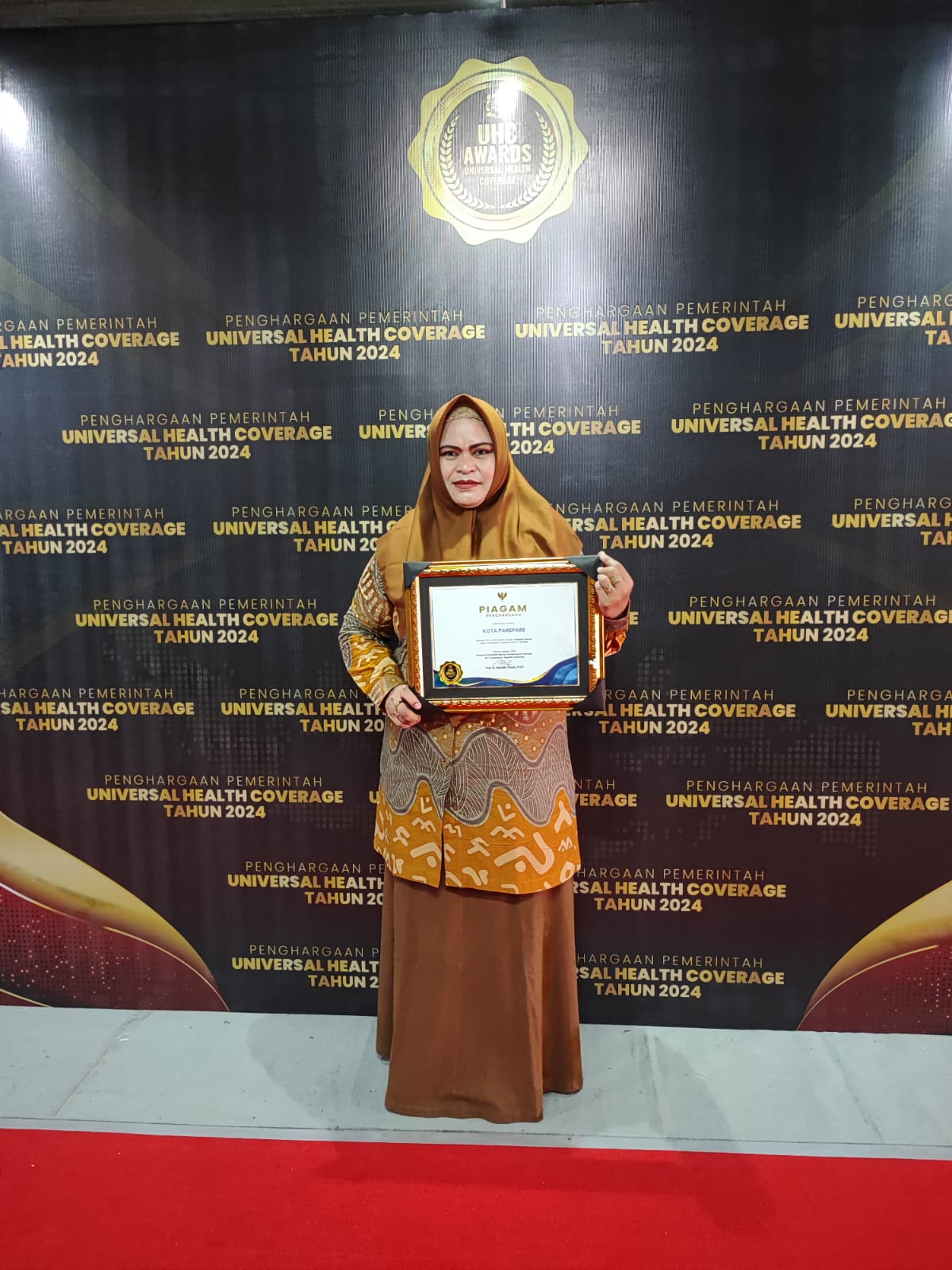 Parepare Kembali Menerima Penghargaan UHC Award Kategori Utama