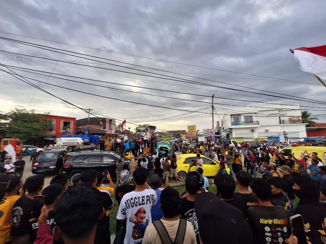 Disambut Ribuan Simpatisan di Gerbang Perbatasan, Arsal Aras Minta Izin Maju Pilkada Mateng