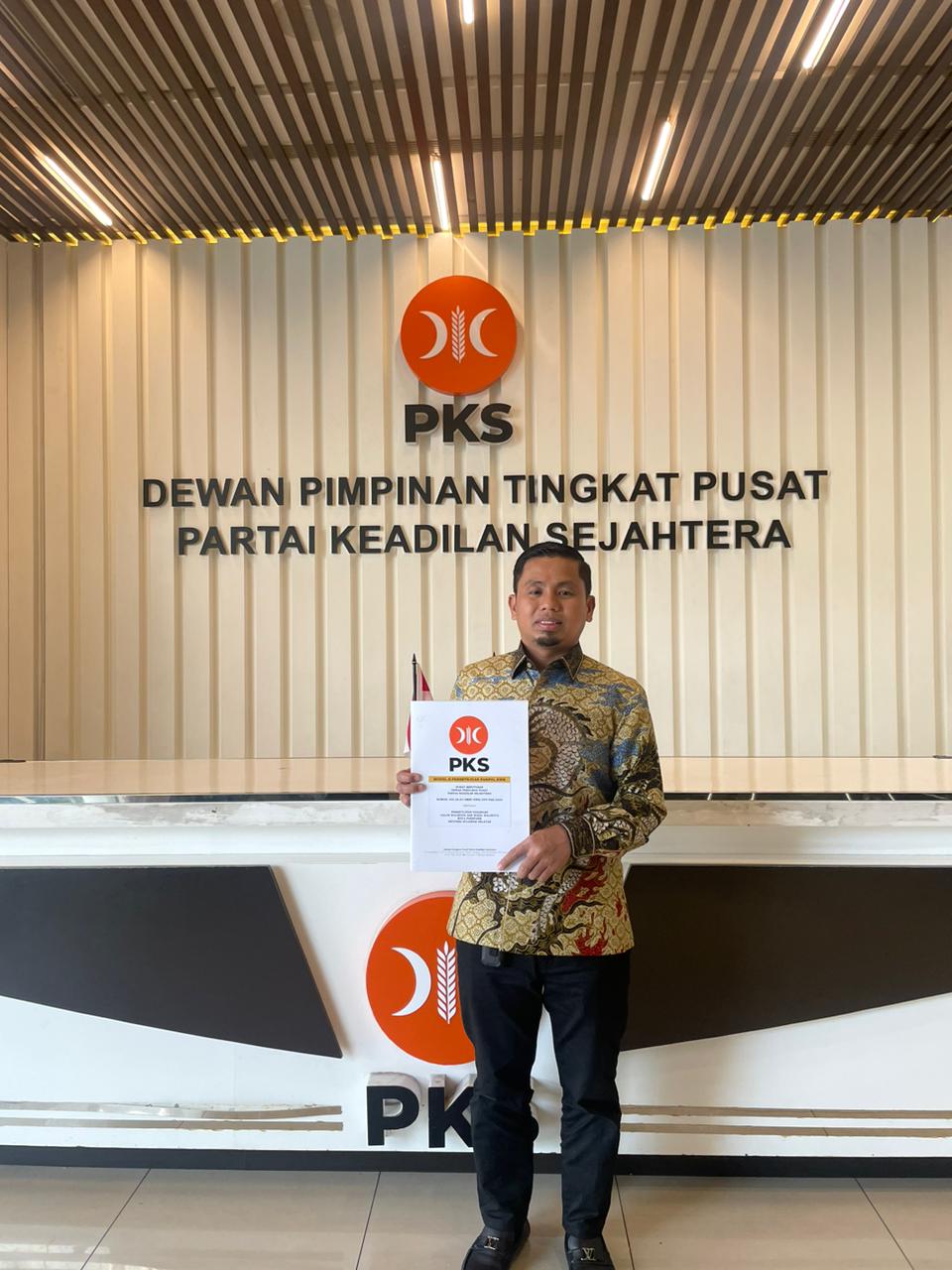 Tasming Hamid-Hermanto Resmi Terima SK B Persetujuan Parpol dari DPP PKS untuk Pilkada Parepare 