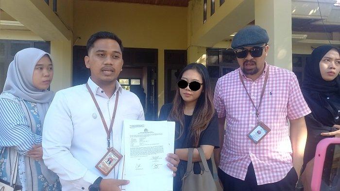 Wanita di Kendari Gerebek Suami Nikah Siri, Pernah Dimintai Rp60 Juta Untuk Operasi Plastik Selingkuhan