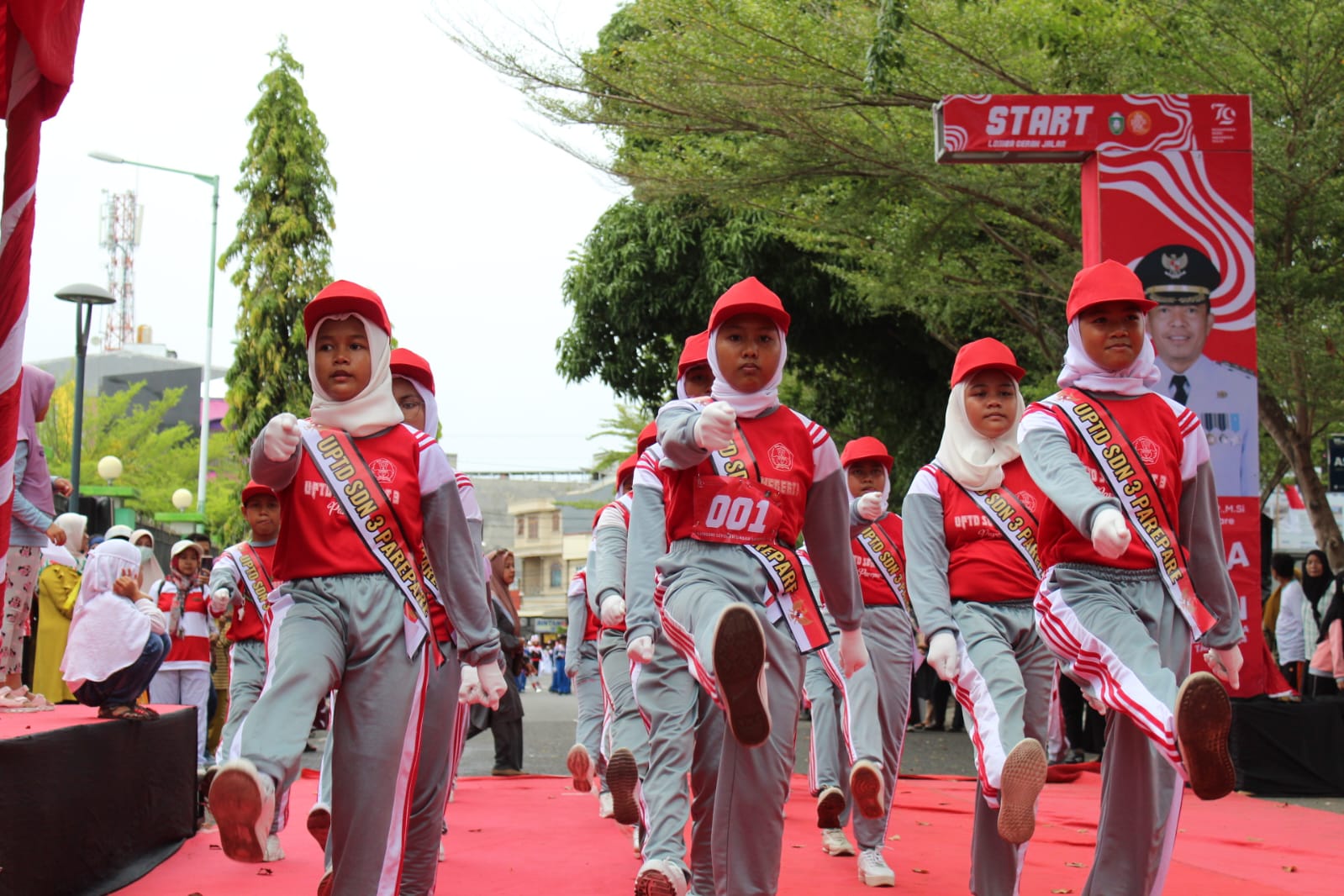 Drumband dan Barisan SDN 3 Parepare Jadi Pembuka Lomba Gerak Jalan HUT Kemerdekaan