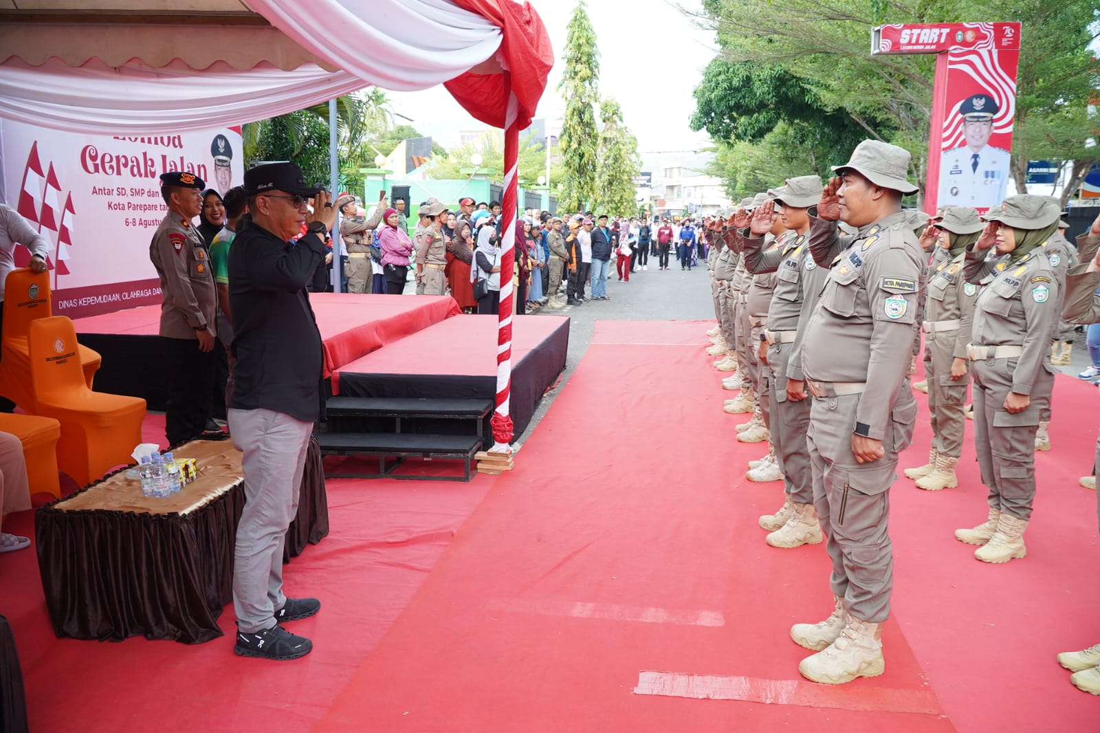 Seru, Puluhan Barisan SMP-SMA Ditambah 10 Barisan Pemkot Parepare dan PGRI Semarakkan Gerak Jalan HUT Kemerdekaan 
