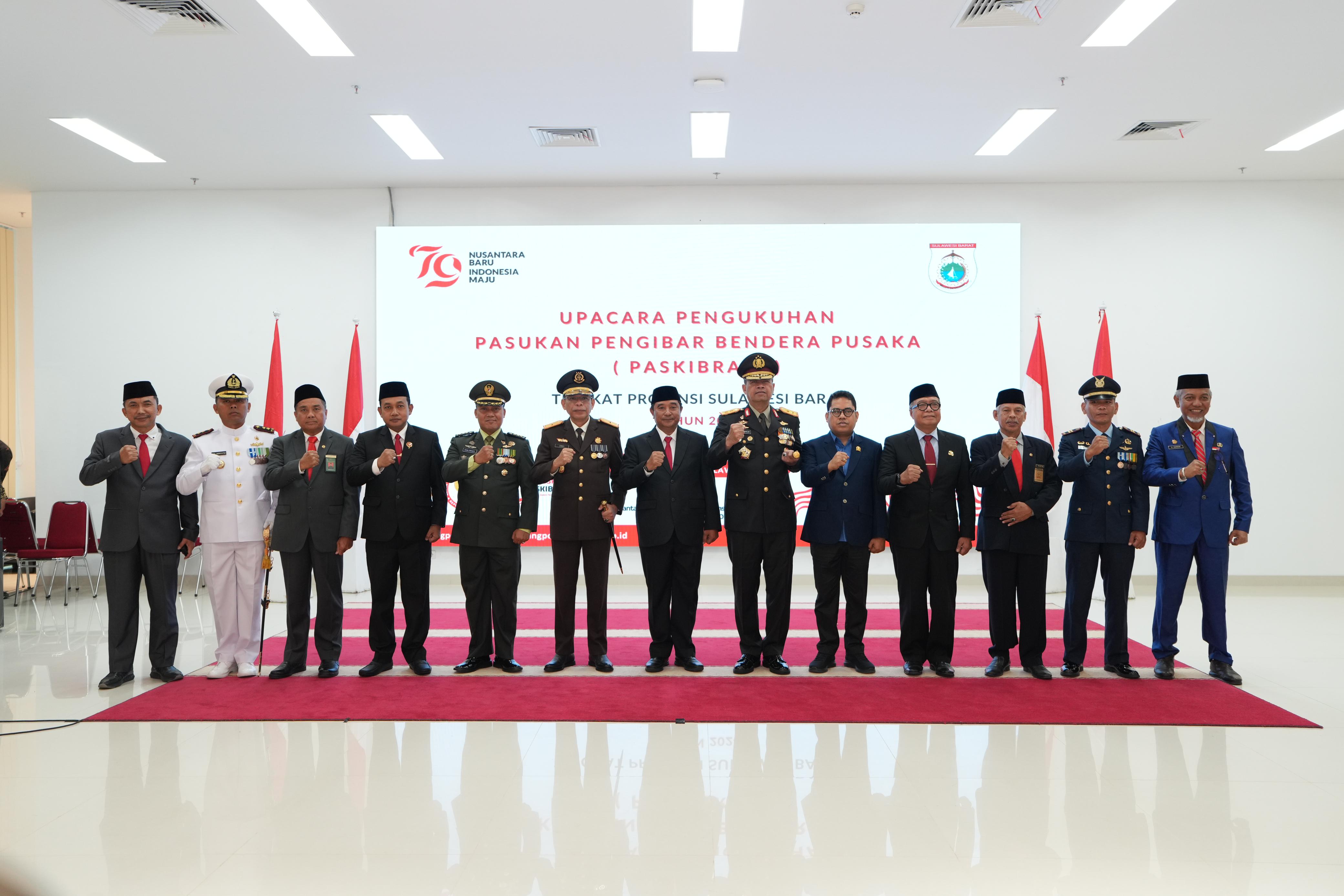 Hadiri Pengukuhan Paskibraka, Kadis Dikbud Sulbar Berpesan Jalankan Tugas dengan Sebaik-baiknya