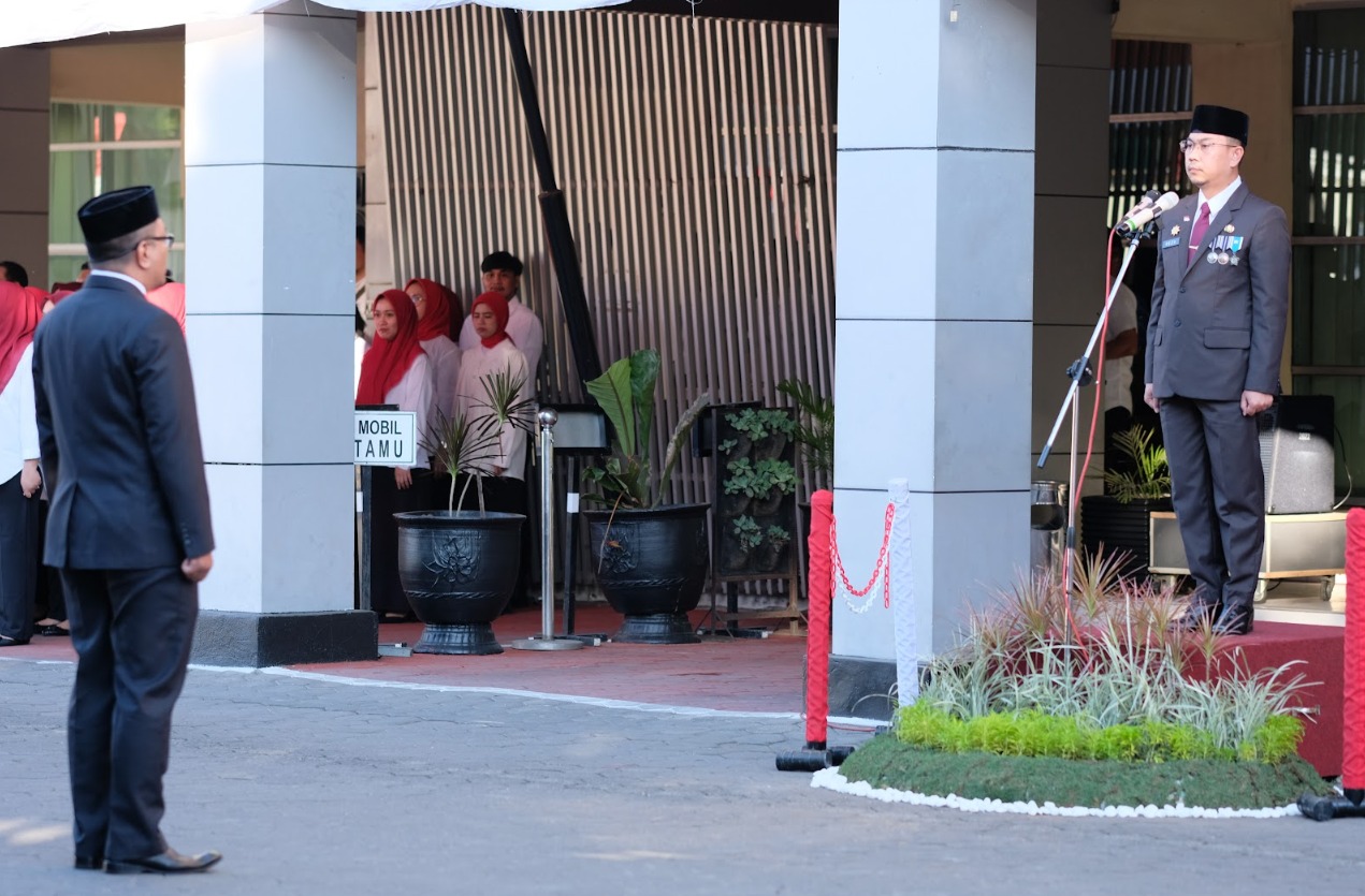 Kepala Bapenda Reza Faisal Jadi Inspektur Upacara HUT RI ke 79 di Kantor Bapenda Sulsel