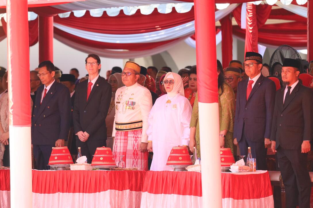 Indira-Danny Khidmat Ikuti Upacara Peringatan Proklamasi Kemerdekaan ke-79 RI di Rujab Gubernur