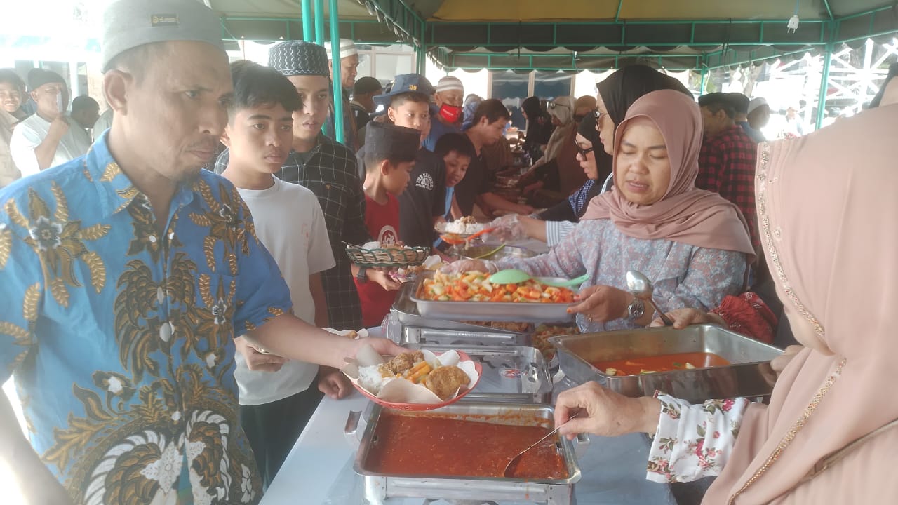 Makin Banyak Donasi, Makin Banyak Masyarakat Hadiri Jumat Berkah Masjid Raya,  Didoakan Terus Berlanjut
