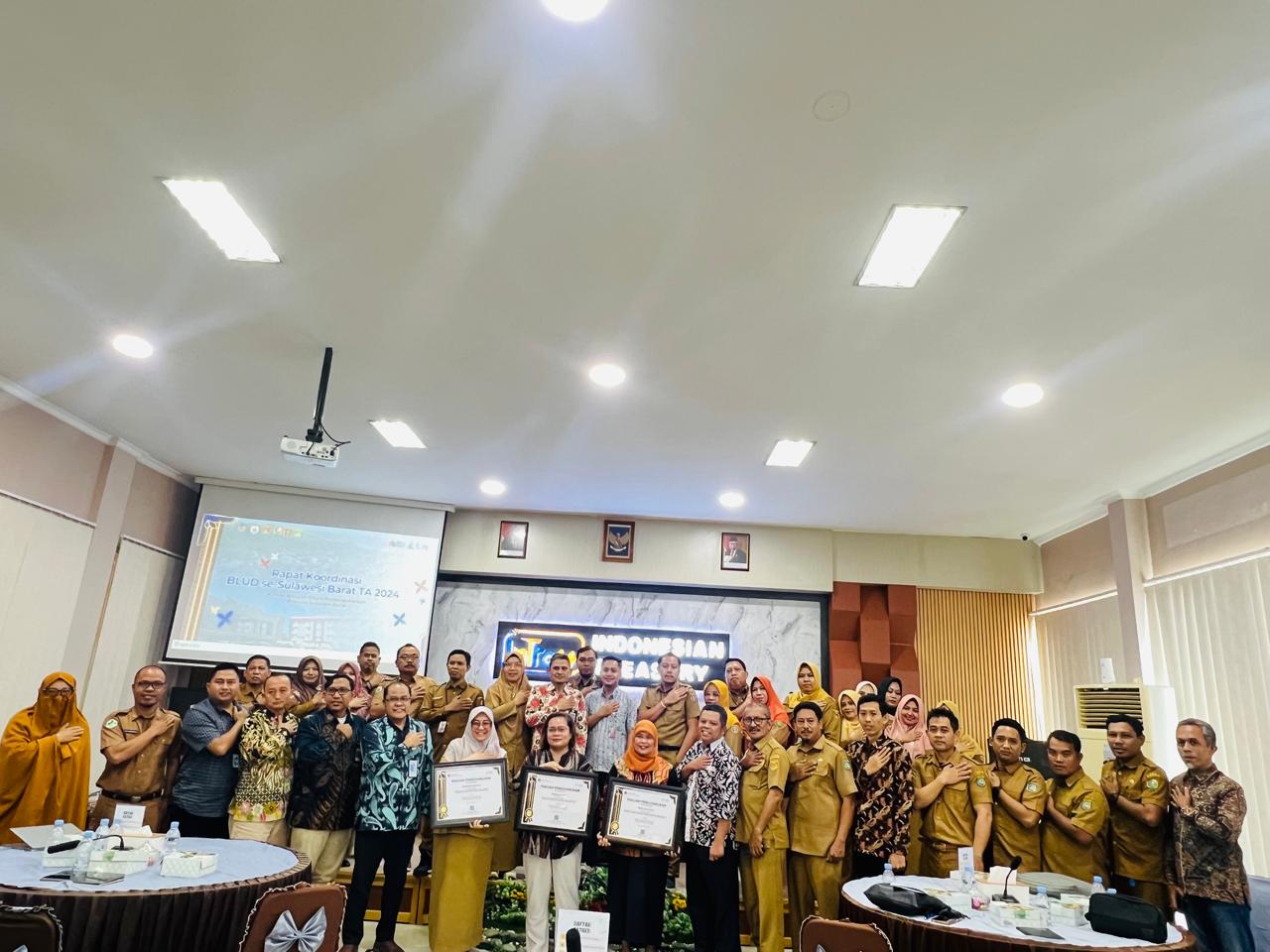 RSUD Sulbar Raih Penghargaan Satuan Kerja BLUD dengan Tingkat Efisiensi Tertinggi