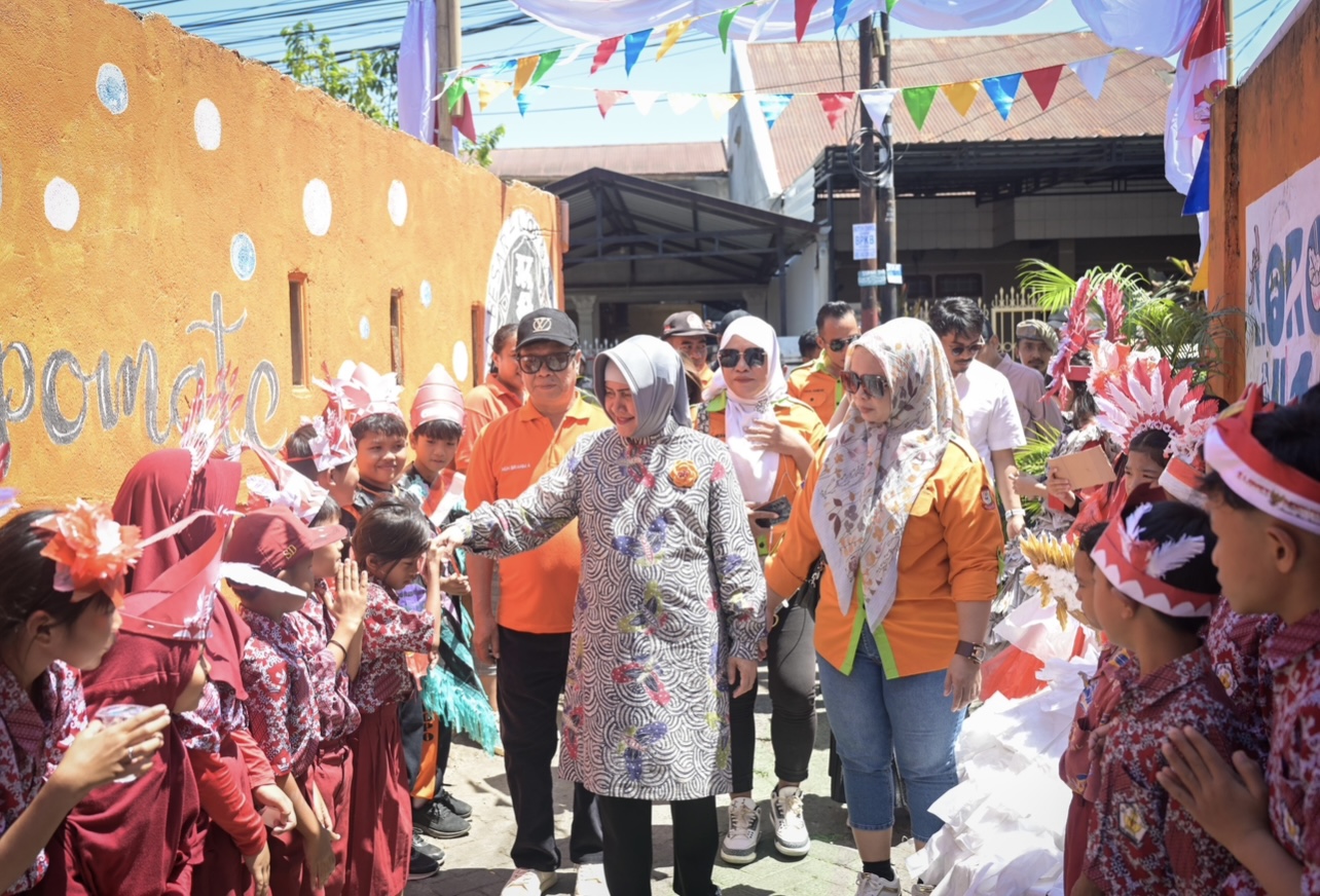 Ketua TP PKK Makassar Puji Kekompakan Warga Toraja di Kampung Rama