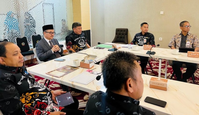 Kepala Bapenda Sulsel Hadiri Rapat Pembahasan Rancangan APBD 2025 dan Perubahan APBD 2024 yang Dipimpin Sekda