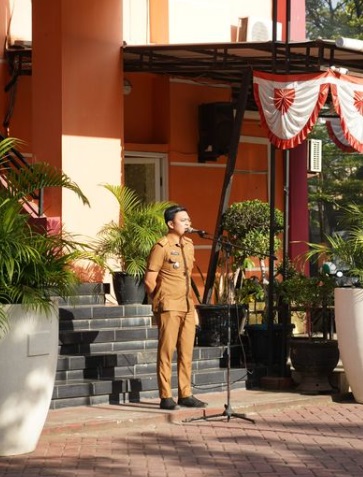 Apel Pagi Bersama 11 Kelurahan, Sekcam Biringkanaya Tekankan Kedisiplinan dan Pelayanan Kepada Masyarakat