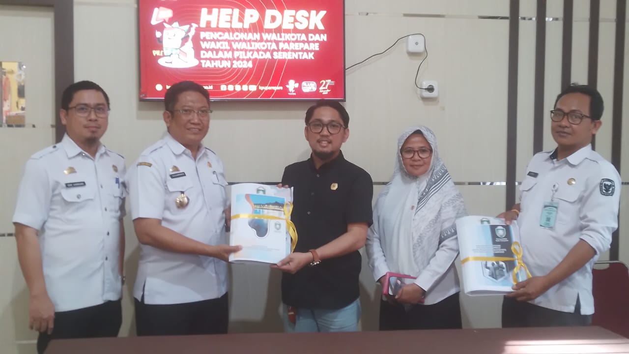 Bappeda Parepare Resmi Serahkan Dokumen RPJPD dan RPJMD Teknokratik ke KPU, Jadi Acuan Visi Misi Bagi Kandidat Kepala Daerah