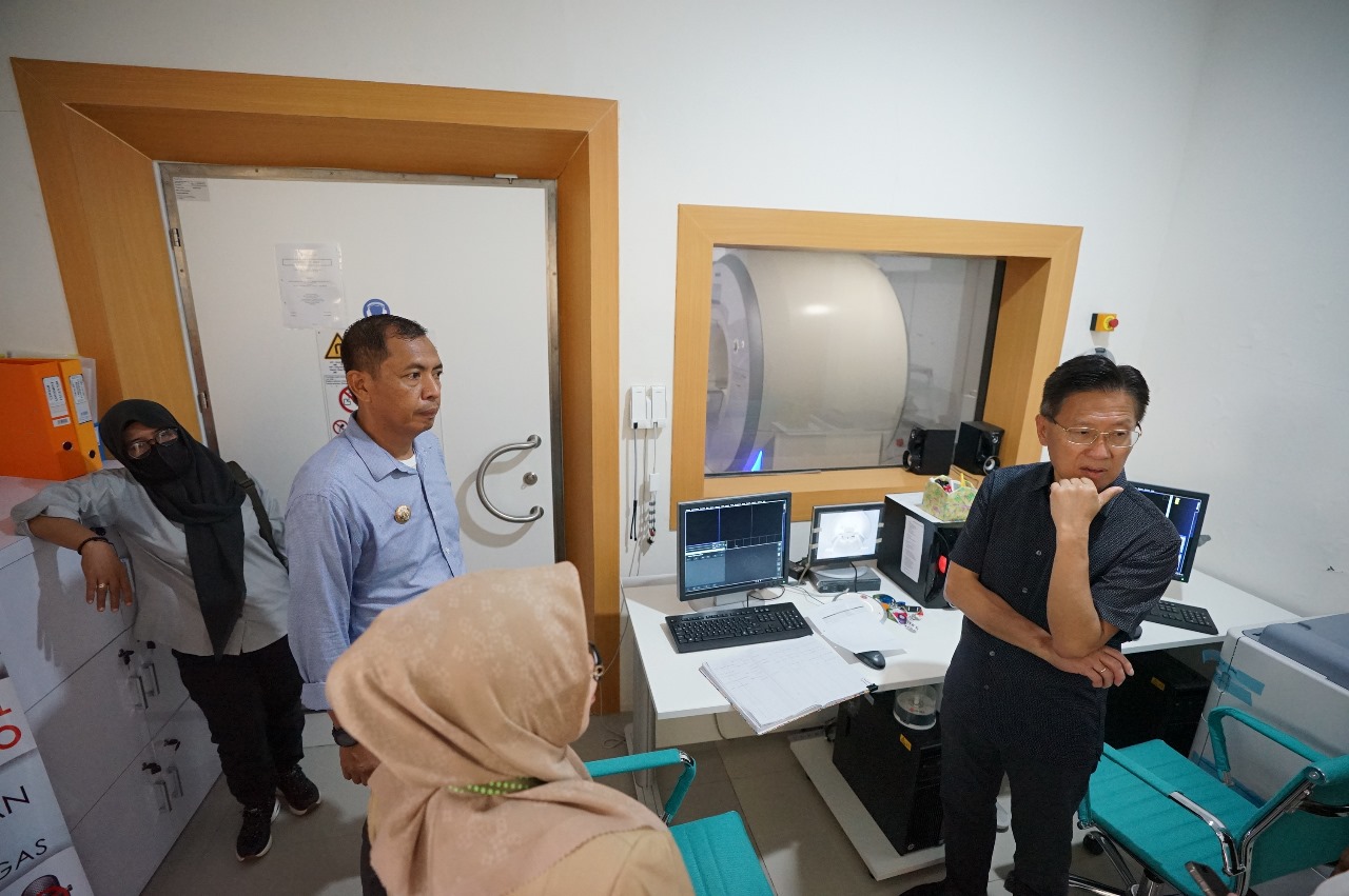 Pendiri Siloam International Hospital James Riady Takjub Inovasi dan Kualitas Pelayanan RSUD Andi Makkasau