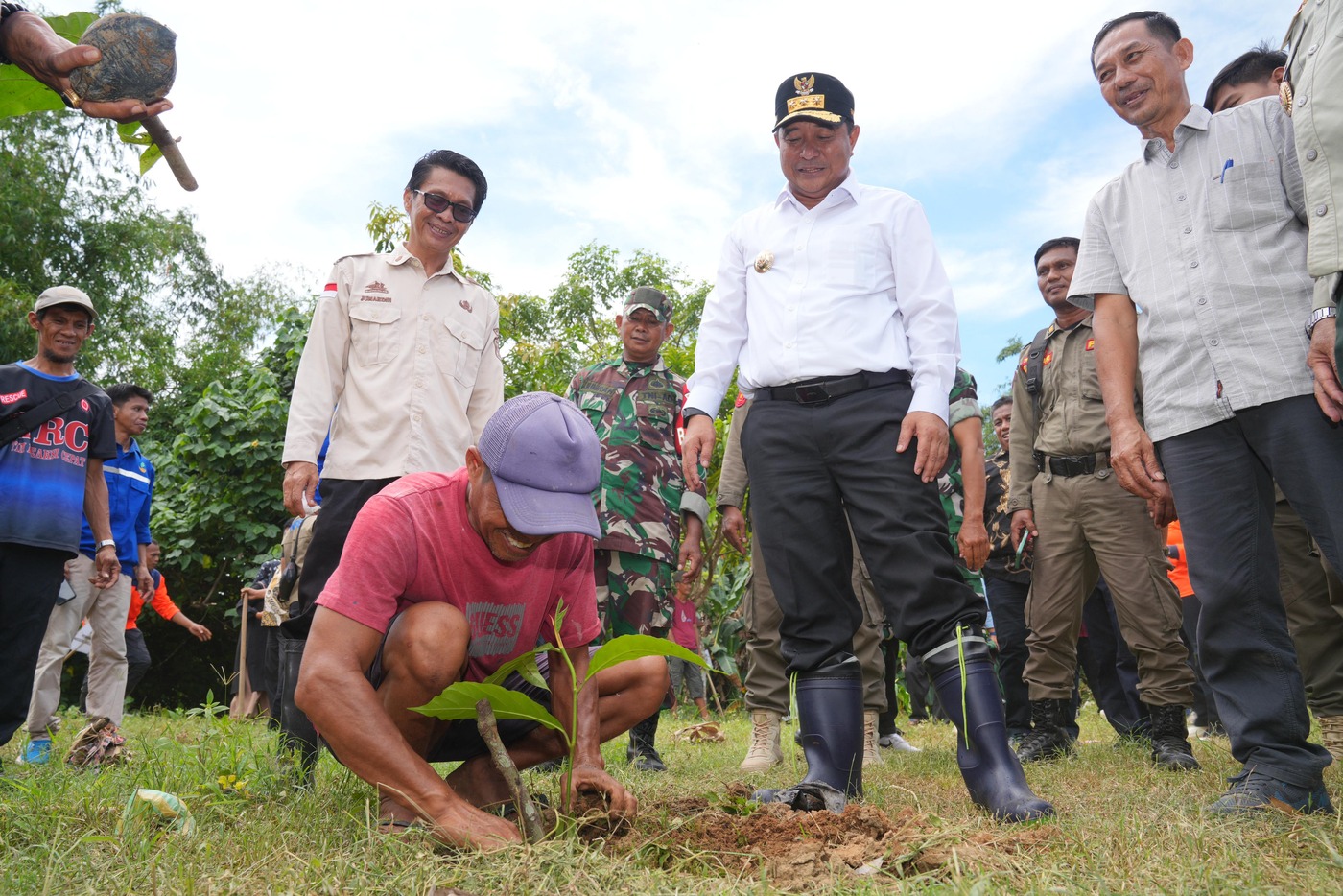 Animo Masyarakat Peringati Hari Bumi Sangat Tinggi, Dukung Penanaman Pohon Serentak yang Diinisiasi Pj Gubernur Bahtiar