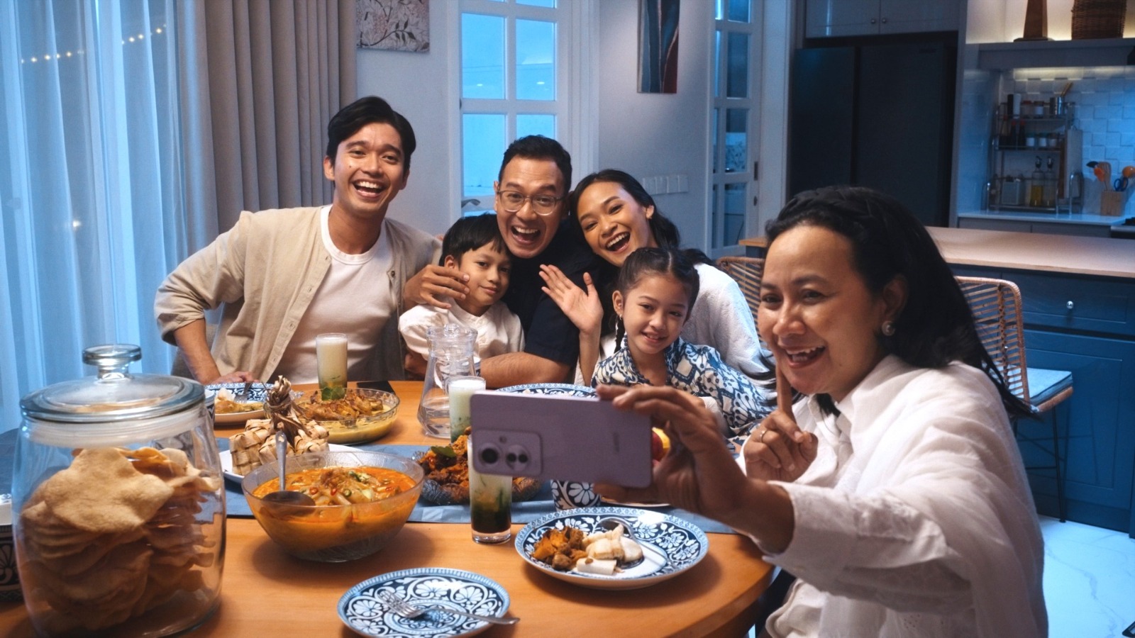 OPPO Bagikan Tips Jadikan Momen Lebaran #LebihDekatLebihBermakna Lewat Film Pendek 