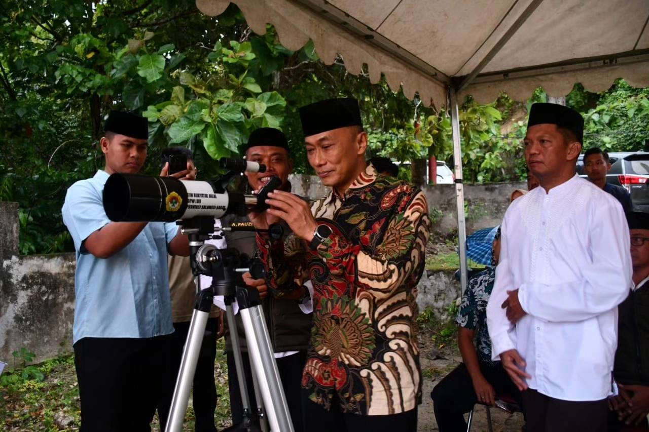 Bersama Tim Rukyatul Hilal, Pj Gubernur Sulbar Lakukan Pemantauan Hilal di Tanjung Mercusuar Sumare