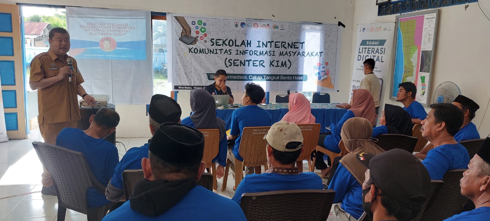 Diskominfopers Sulbar Sasar Desa Bonda untuk Literasi Digital ke Masyarakat