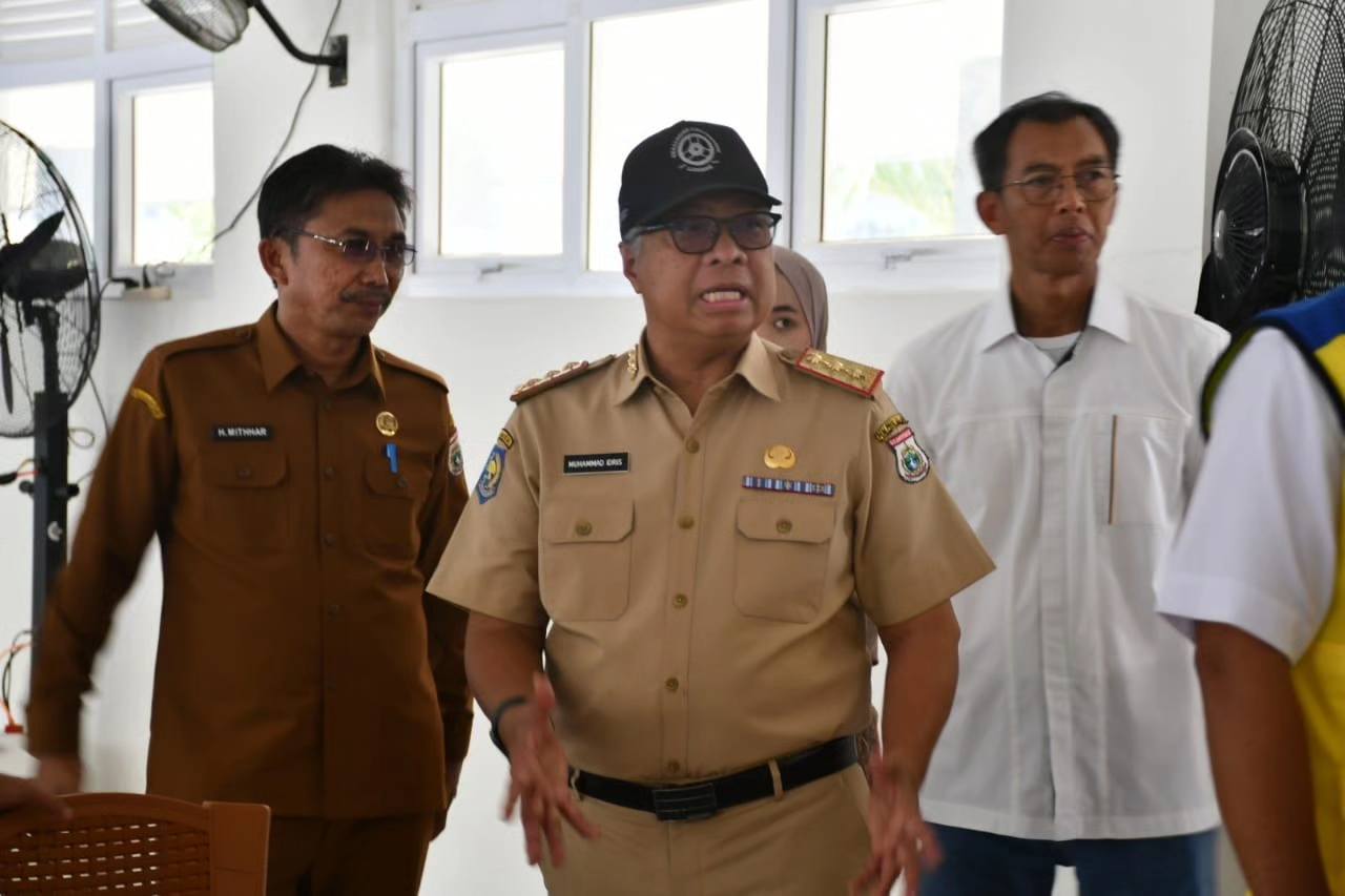 Kadis Dikbud dan Sekprov Sulbar Dampingi Dirjen Cipta Karya Tinjau SMK 1 Rangas