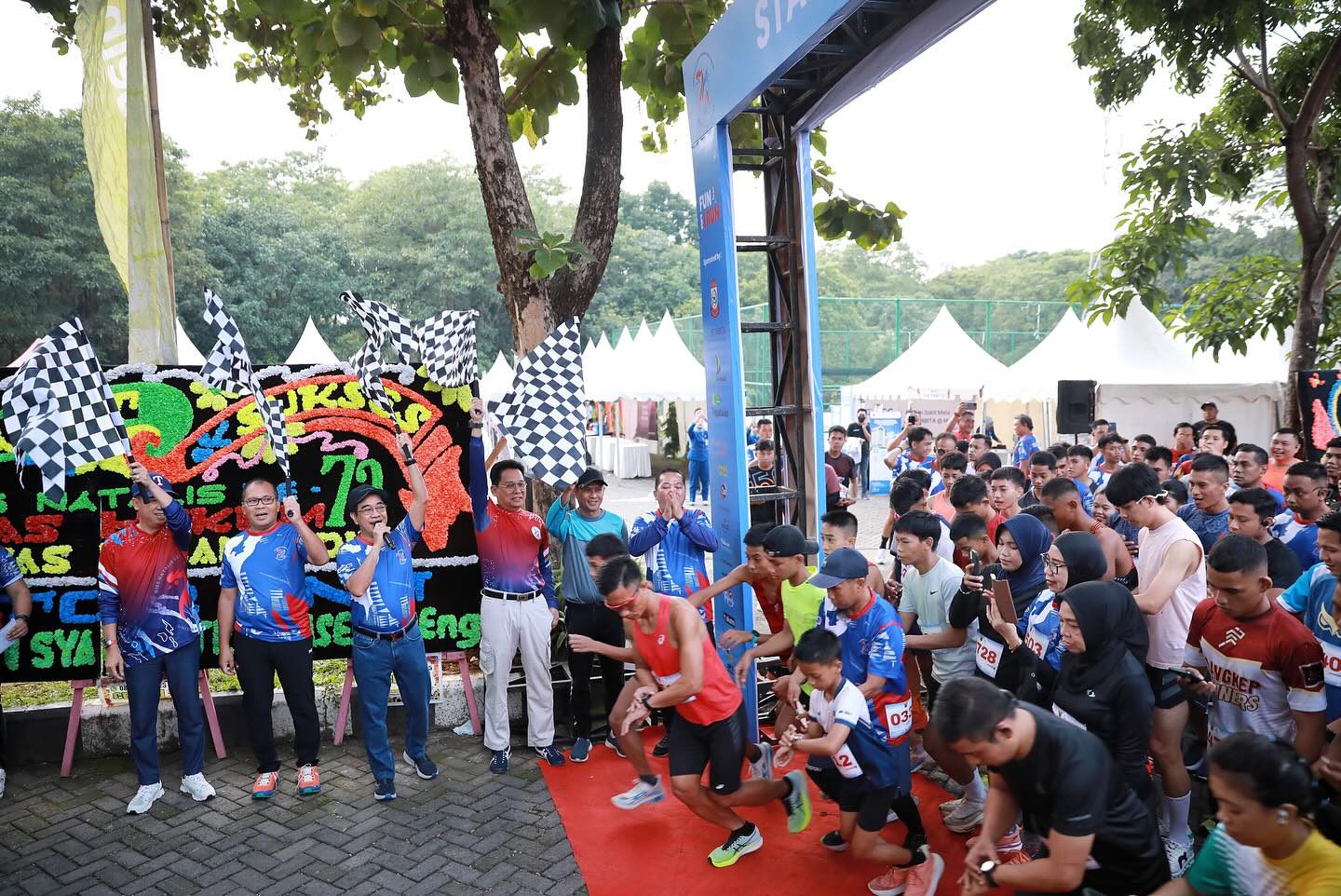 Danny Pomanto Ajak Alumni FH Unhas Majukan Pemerintahan dengan Hasilkan Produk Hukum