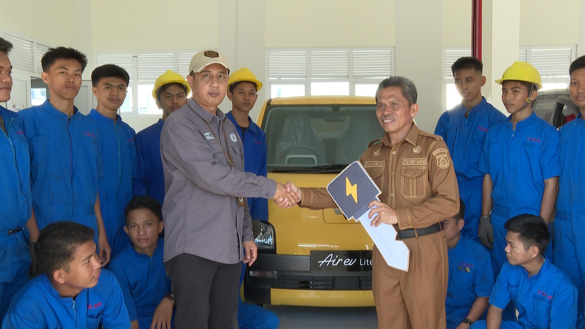 Hadiah Mobil Listrik dari Presiden Jokowi ke SMK 1 Rangas, Transformasi Pendidikan Vokasi
