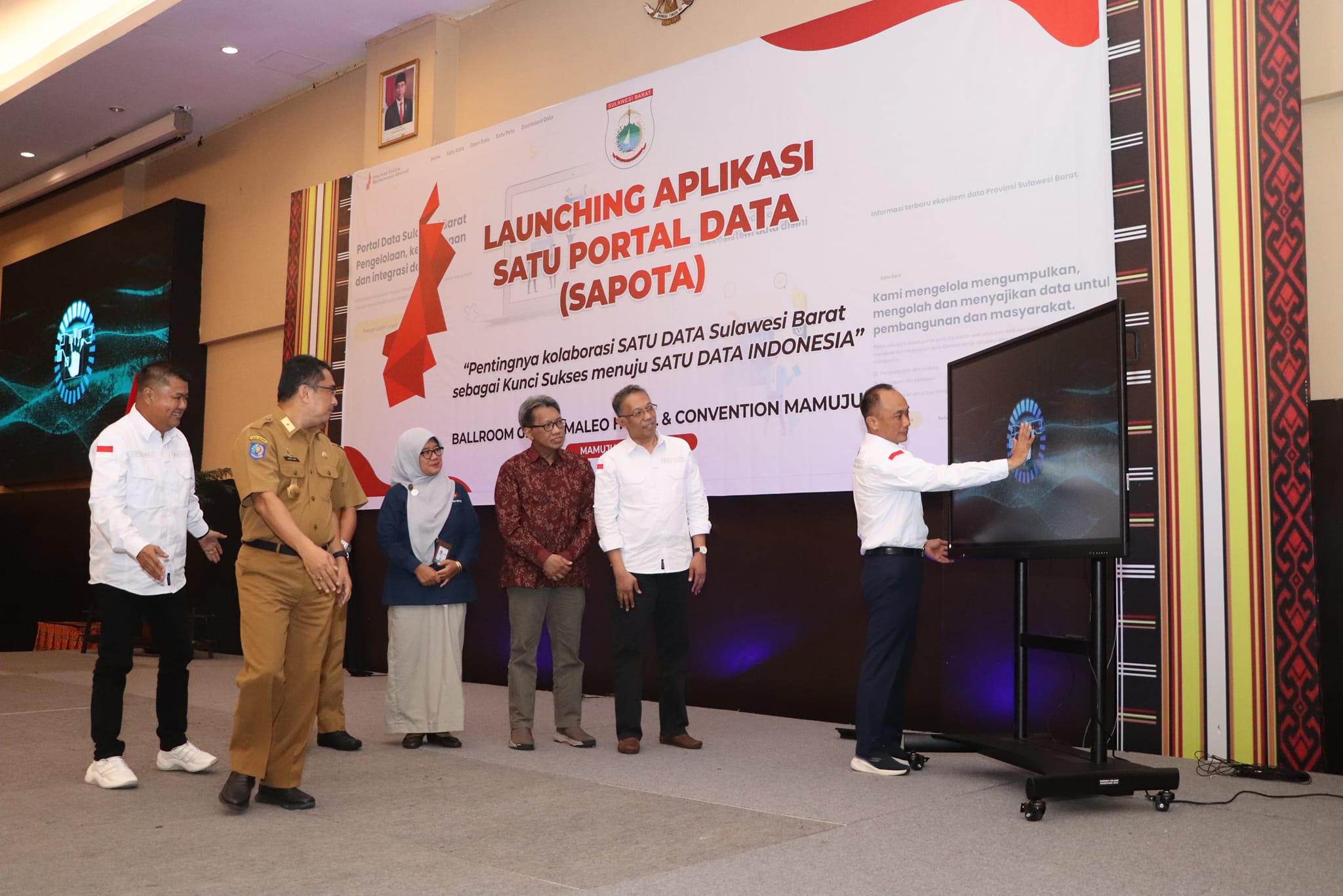 Launching Aplikasi SAPOTA, Prof Zudan Dorong Satu Data Sulbar Untuk Kesejahteraan Masyarakat