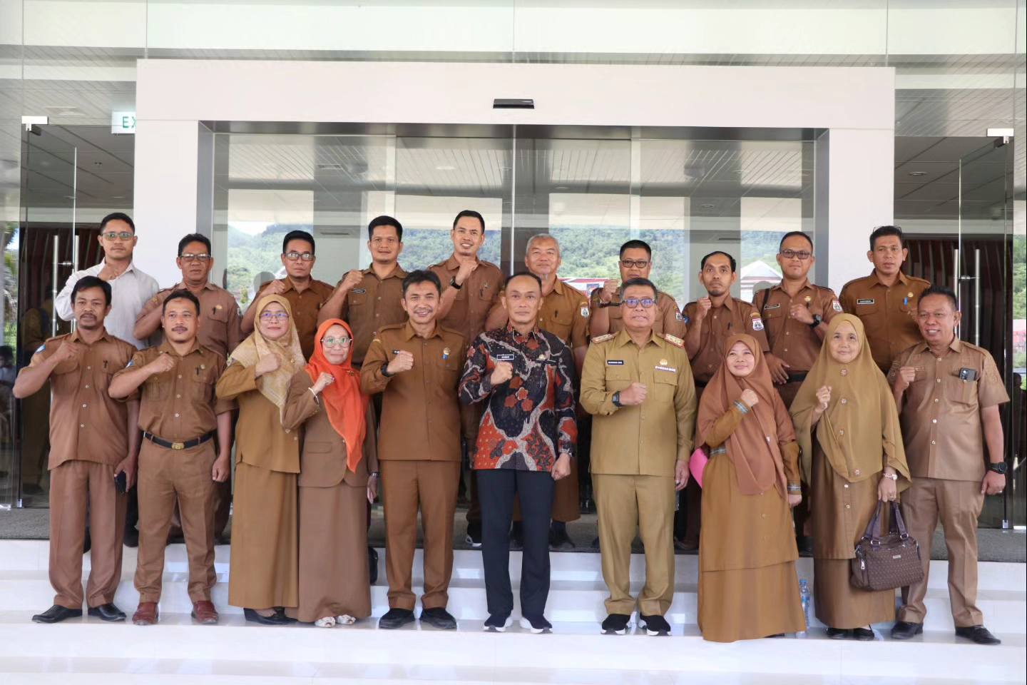 Kadis Dikbud Sulbar Dampingi Pj Gubernur Bertemu dengan Para Kepala Sekolah