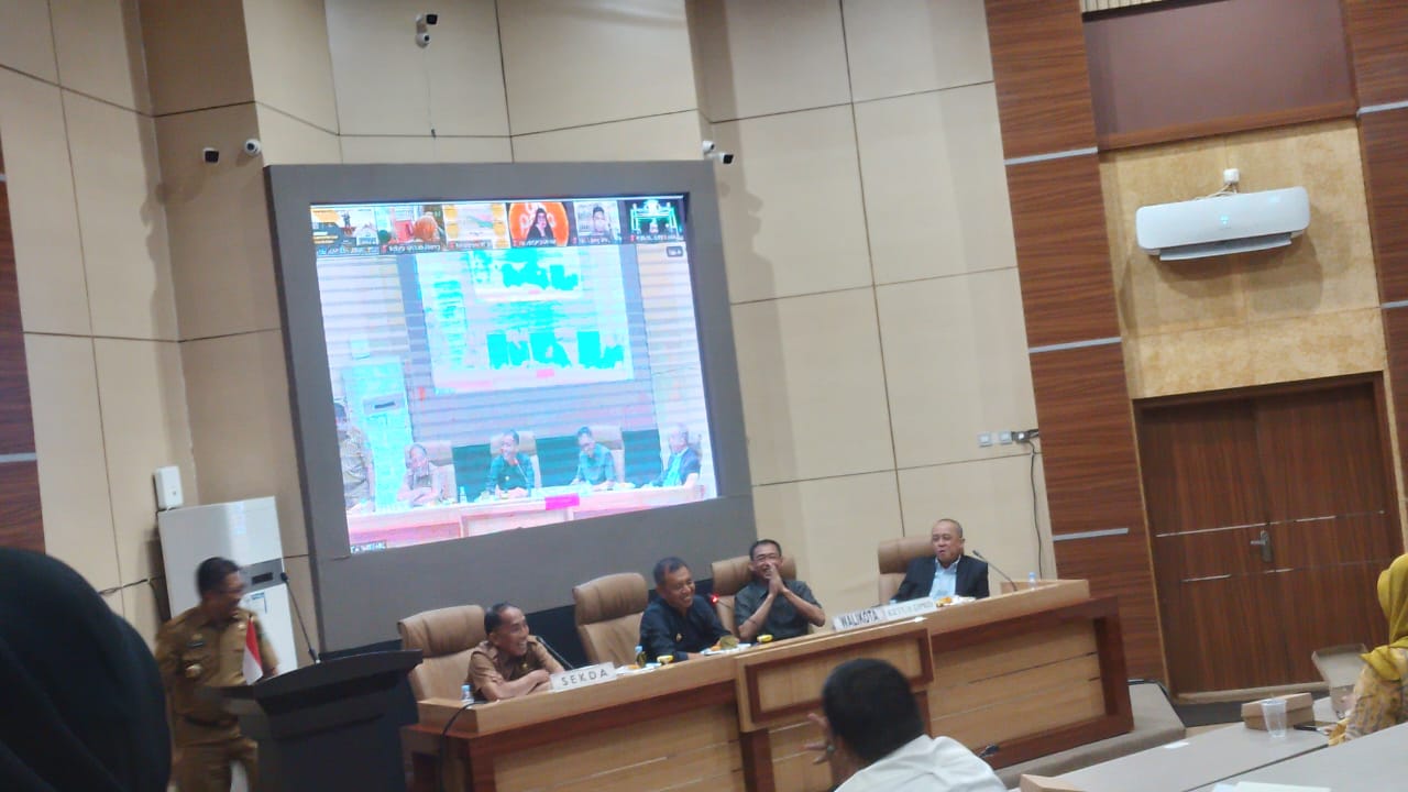 Sensasi, Pj Wali Kota Akbar Ali Pindahkan Papan Nama Wali Kota Parepare ke Wakil Ketua DPRD RSA