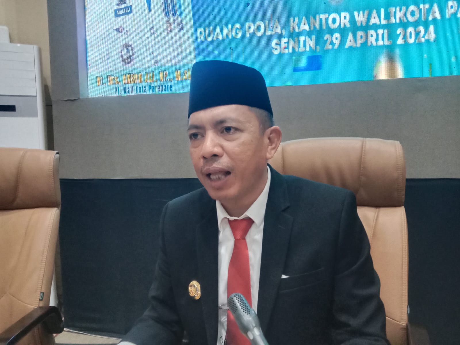 Pj Wali Kota Parepare Pesankan Jaga Kebersihan Lingkungan Cegah Penyakit di Musim Hujan, Imbau Lurah, RT dan RW Kerja Bakti