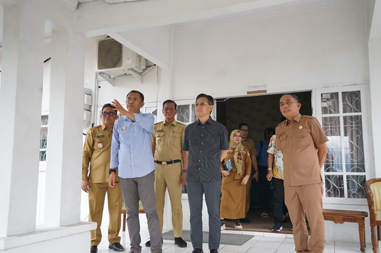 Yakinkan Lippo Group Bakal Berinvestasi, Pj Wali Kota Bersyukur dan Terhormat James Riady Berkunjung ke Parepare 
