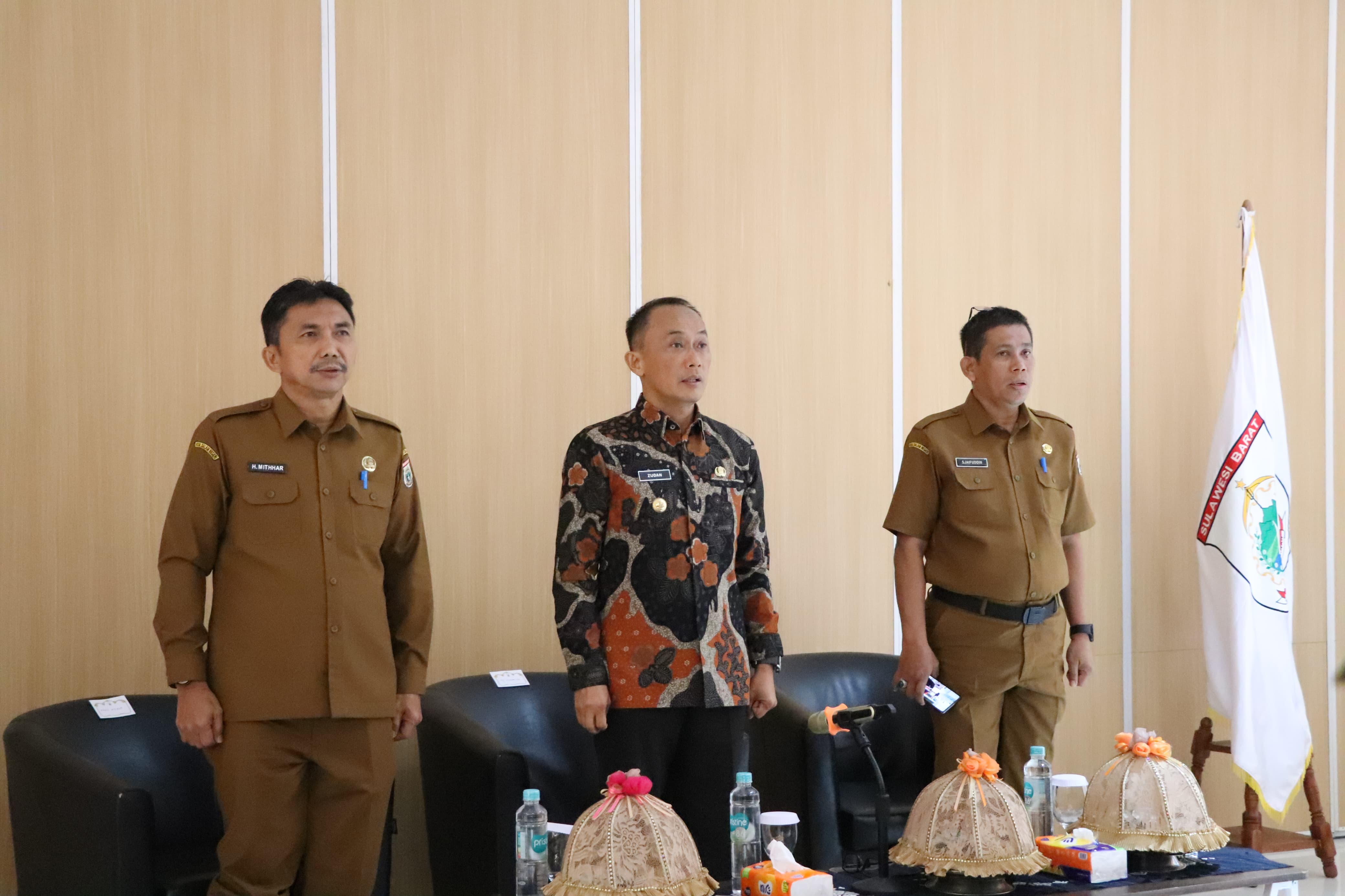 Bertemu Kepala Sekolah dan Guru, Pj Gubernur Siapkan Beasiswa untuk Tingkatkan Kompetensi dan Mendesain Kurikulum Kearifan Lokal