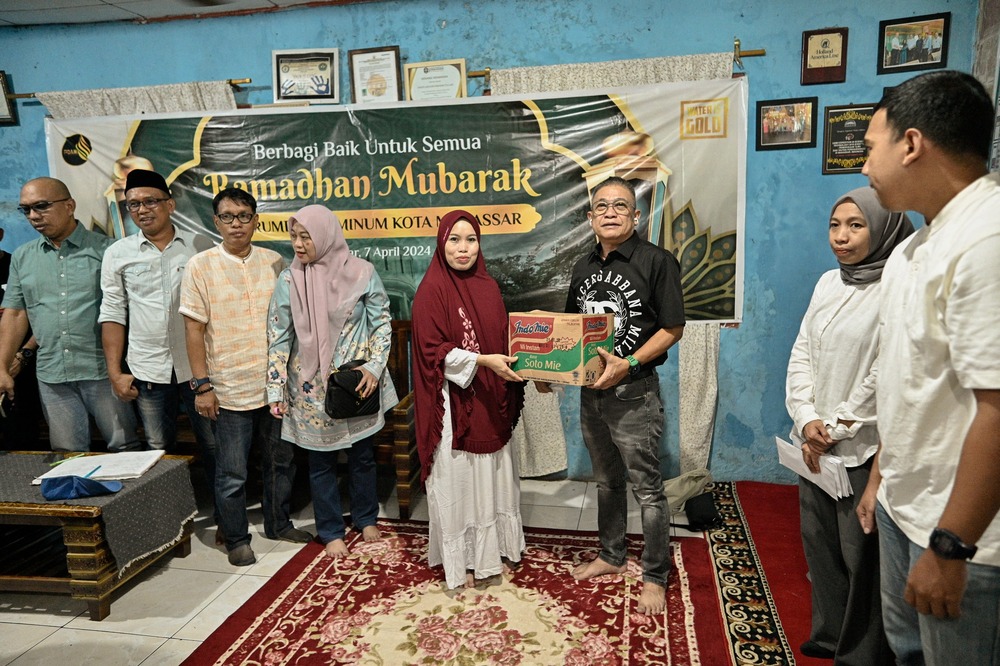 Terus Menebar Kebaikan di Bulan Ramadan, Manajemen PDAM Makassar Berbagi di Panti Asuhan dan Masjid