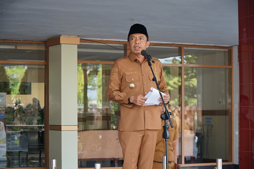 Khidmat, Pj Wali Kota Parepare Akbar Ali Pembina Apel dan Pimpin Halal Bihalal Pasca Libur Lebaran 