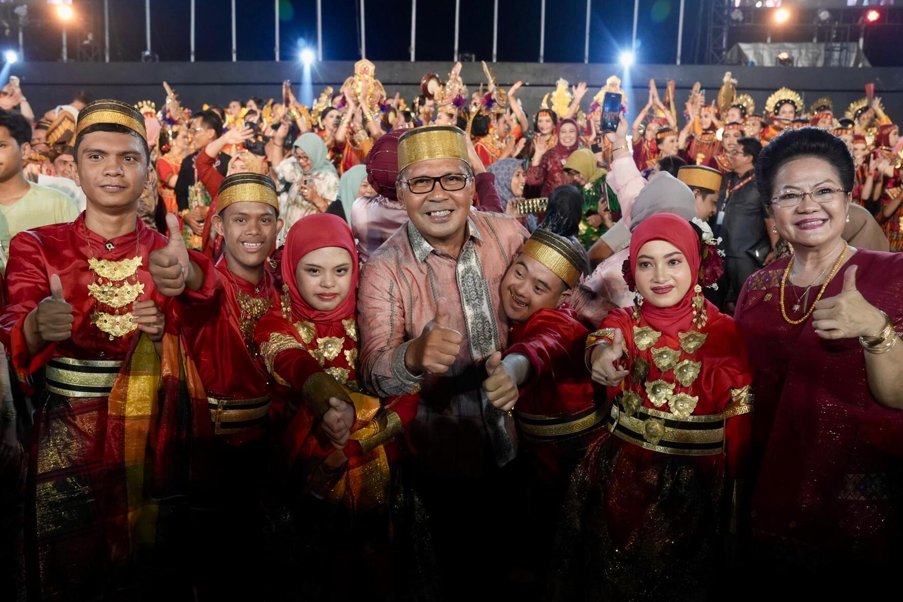 Kelompok Disabilitas Tampil Memukau di Gala Dinner PSBM XXIV dan Karnaval Kebudayaan Kota Makassar
