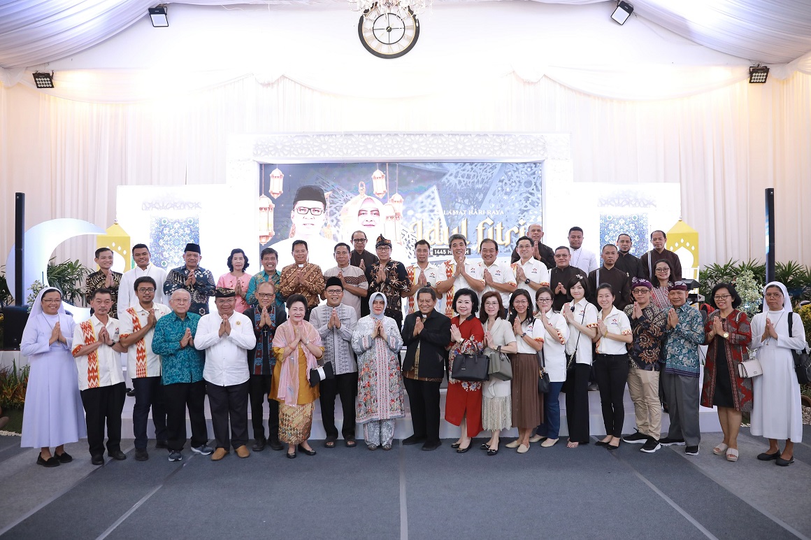 Momentum Idul Fitri 1445 H, Ketua TP PKK Kota Makassar Ajak Masyarakat Rajut Silaturahmi dan Saling Memaafkan