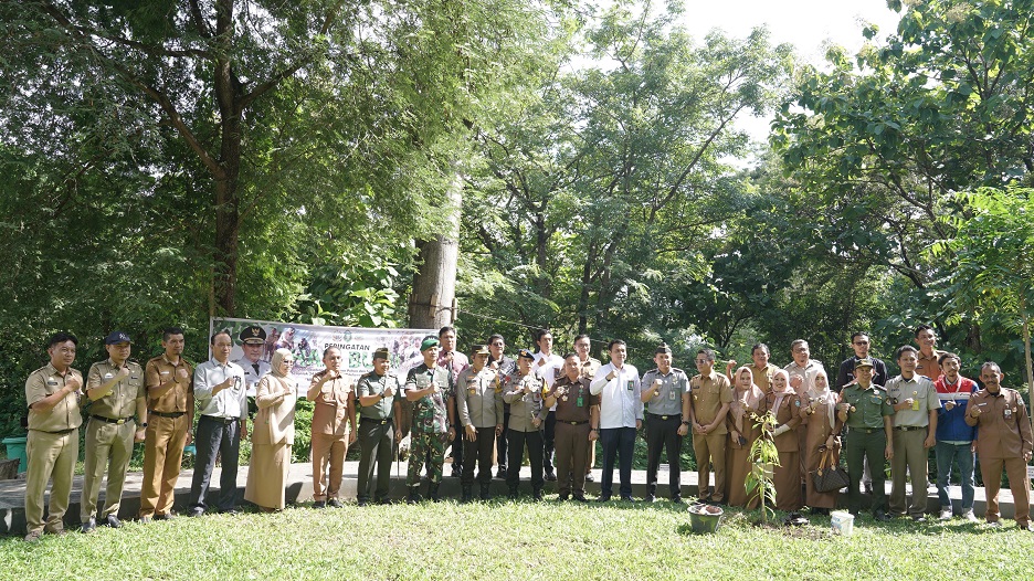 Tanam Ribuan Pohon Warnai Hari Bumi di Parepare, Pemkot, Forkopimda dan Masyarakat Sepakat Lestarikan Lingkungan 