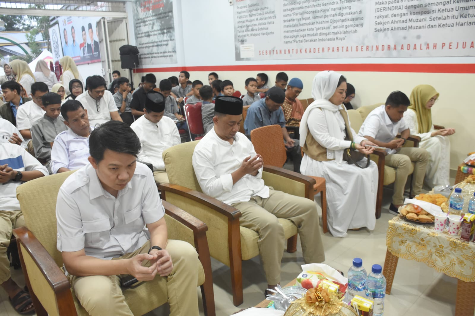 DPC Gerindra Makassar dan Fraksi Gerindra Bukber, Memberikan Santunan Anak Yatim