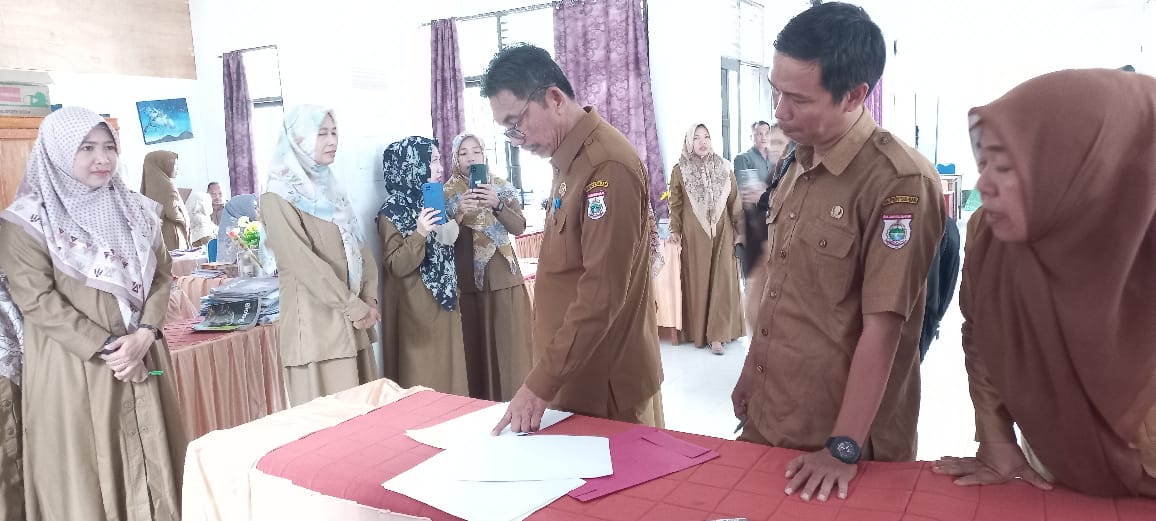 Hari Pertama Masuk Kerja, Kadis Dikbud Sulbar Cek Kehadiran Pegawai hingga Sidak ke Sekolah-sekolah
