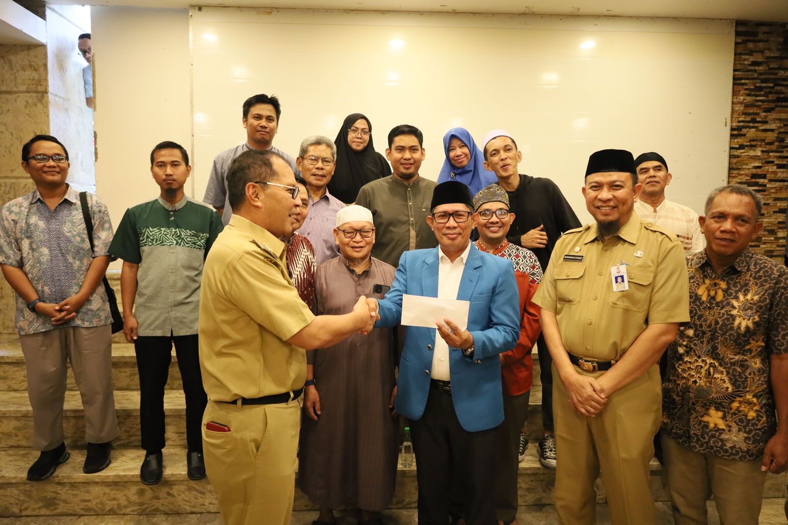 Perkuatan Keimanan Ummat, Wali Kota Makassar Lepas 20 Jemaah Umroh Utusan Terbaik Masjid