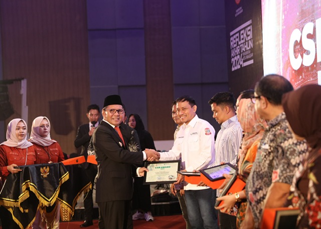 CSR Award 2024, Pemkot Makassar Berikan Penghargaan kepada Tujuh Perusahaan  