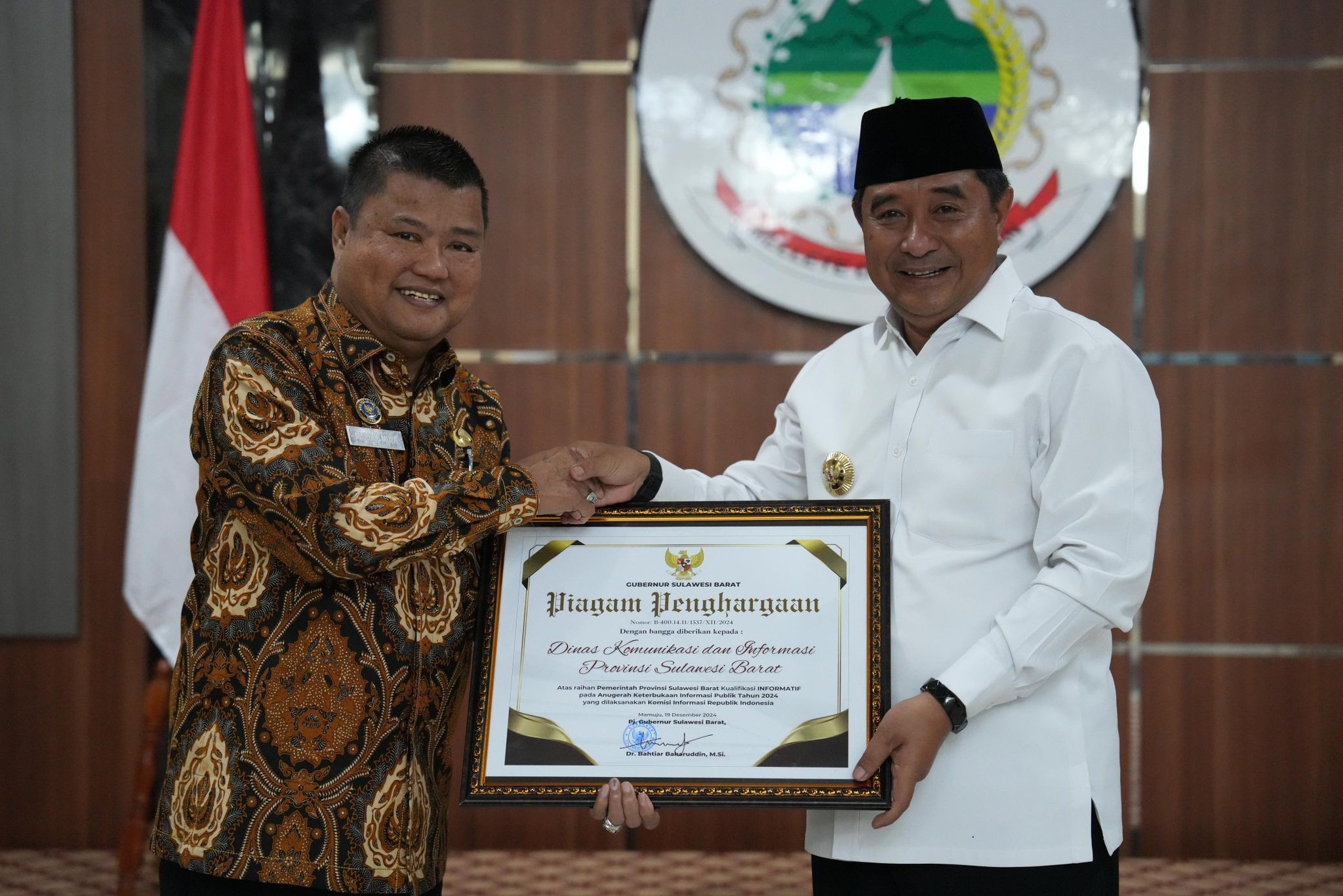 OPD Berkinerja Terbaik Selama 2024 Dapat Penghargaan Pj Gubernur Bahtiar