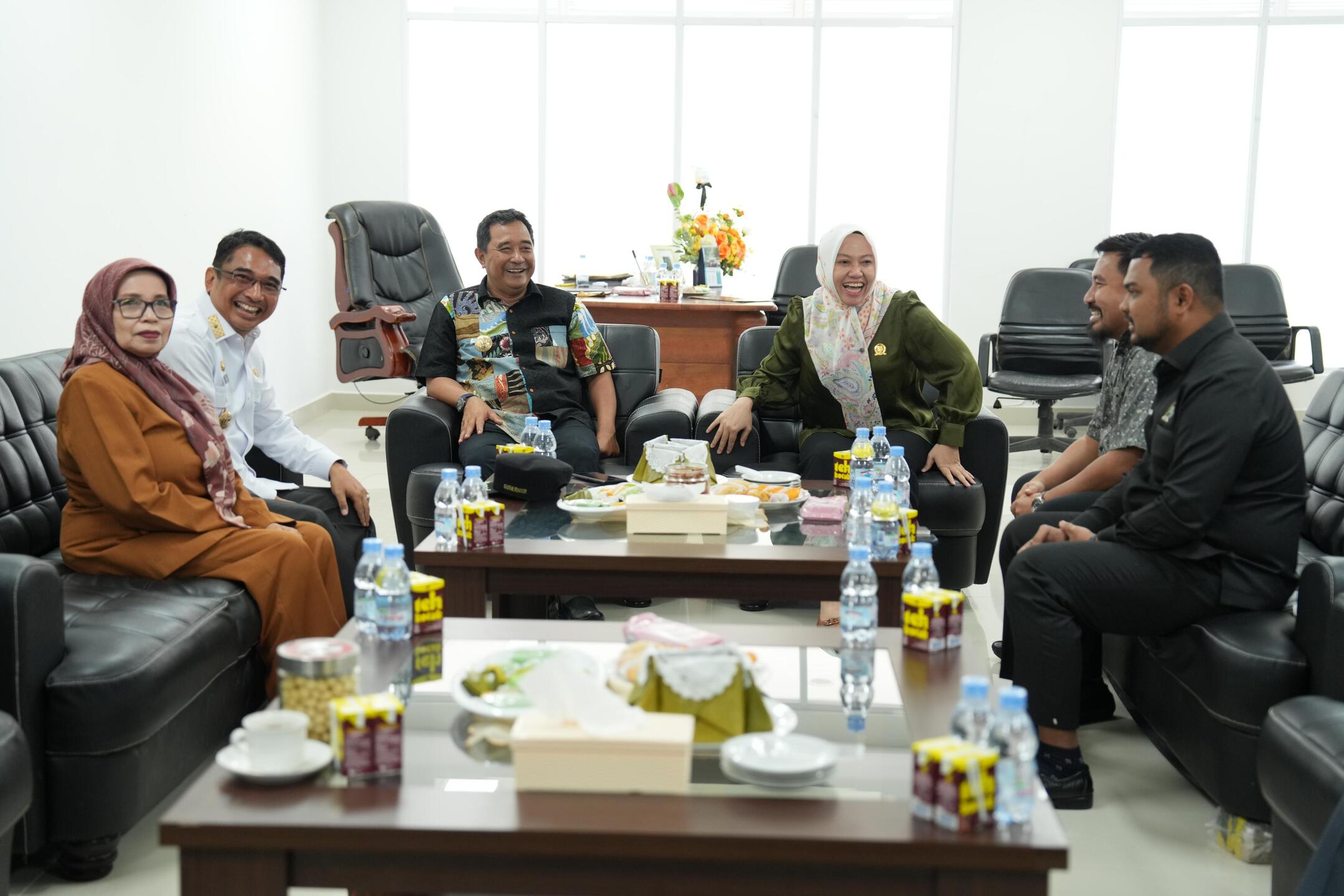 Pembentukan Dinas Peternakan Jadi Perda Inisiatif DPRD Sulbar, Pj Bahtiar Sebut Prestasi Produk Legislasi